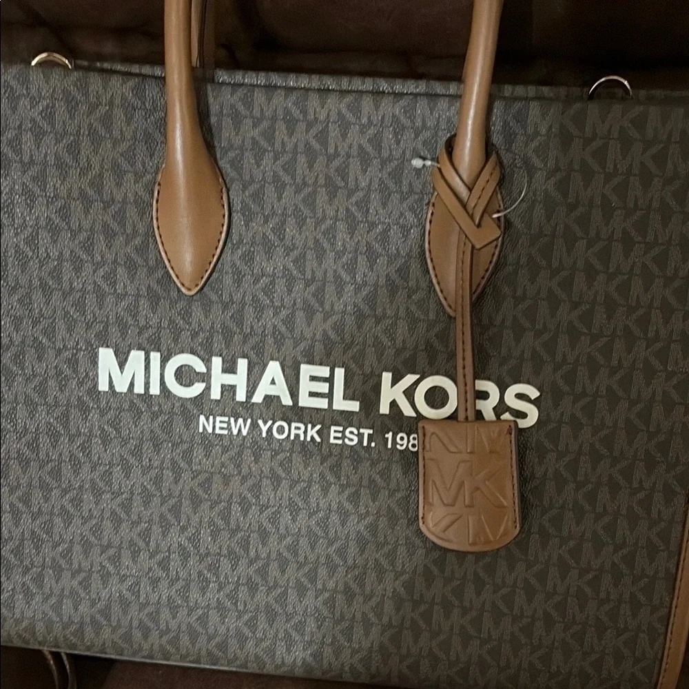 NWT Michael Kors Brown Tote Bag with Gold Accents - Picture 10 of 11